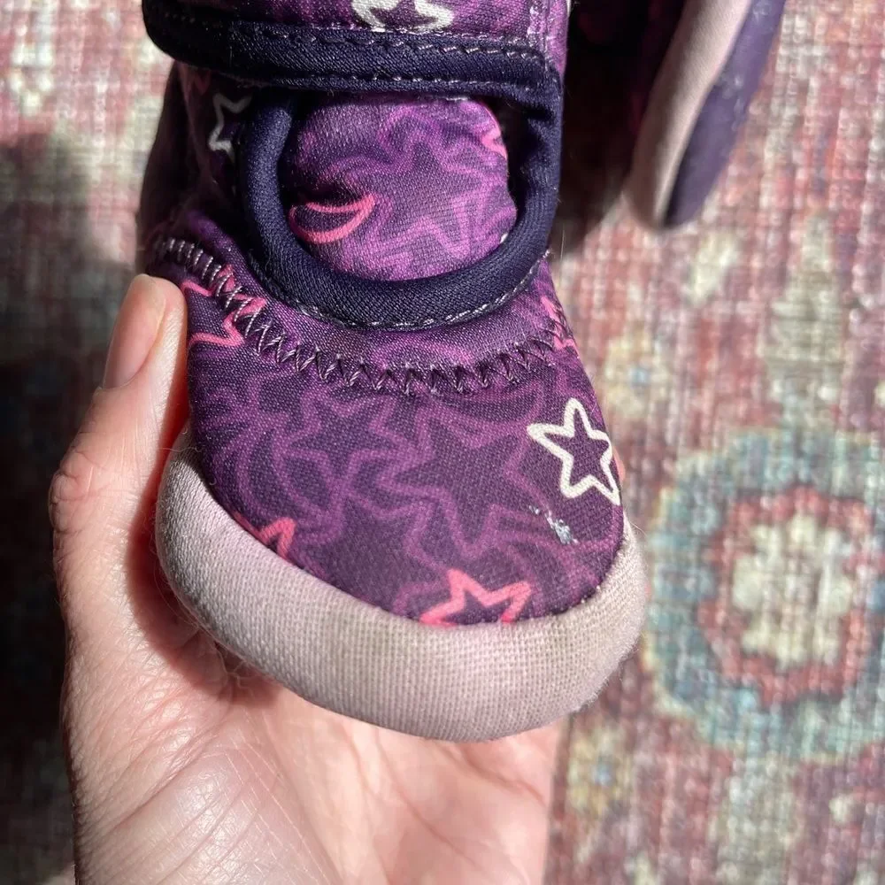 Baby Bogs soft fur lined Purple bog boots with Star Pattern size infant 6